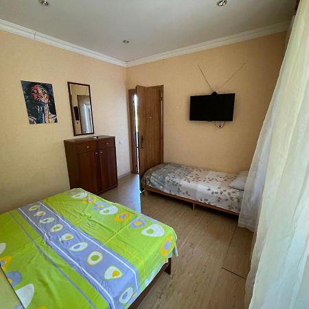 Гостевой Дом На Гечба Hotel Gagra Exterior photo