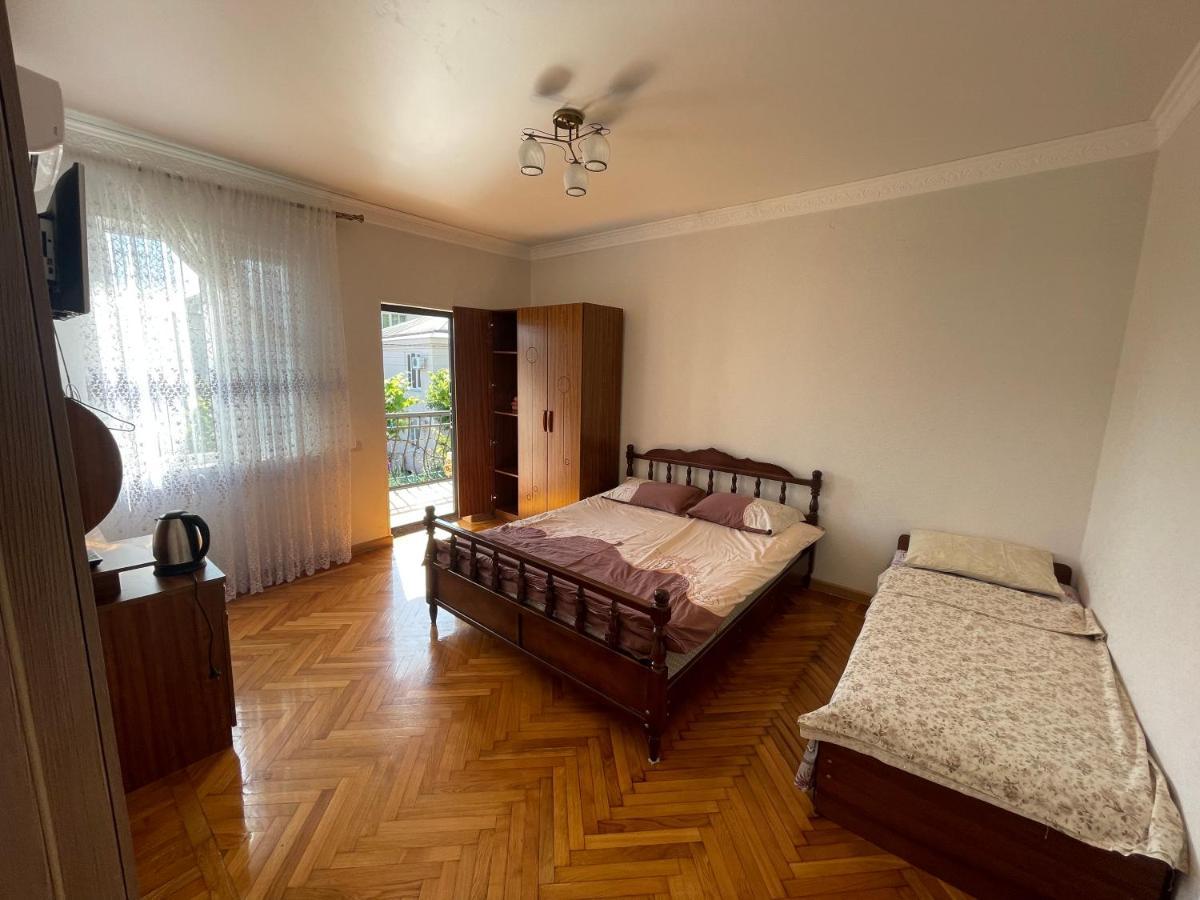 Гостевой Дом На Гечба Hotel Gagra Exterior photo